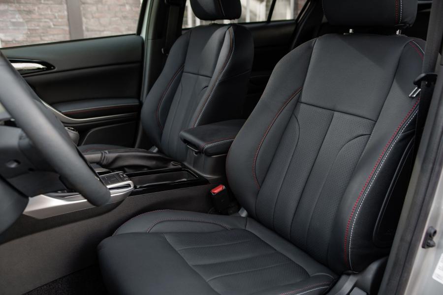 Интерьер Mitsubishi Eclipse Cross Intense S 2018 года  (NL) (фото 3 из 7)